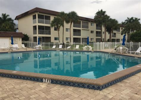 affordable ares near naples to buy a condo